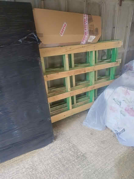 Photo of free 3 very Large pallets (Bognor Regis PO22) #1