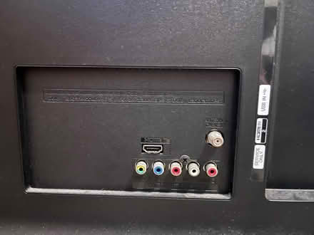 Photo of free LG TV 43" - not working (East Somerville) #3