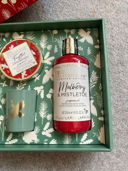 Photo of free Gift set (Amersham HP6) #3