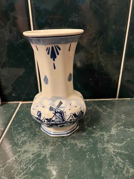 Photo of free Delft vase (Columbia Heights) #1
