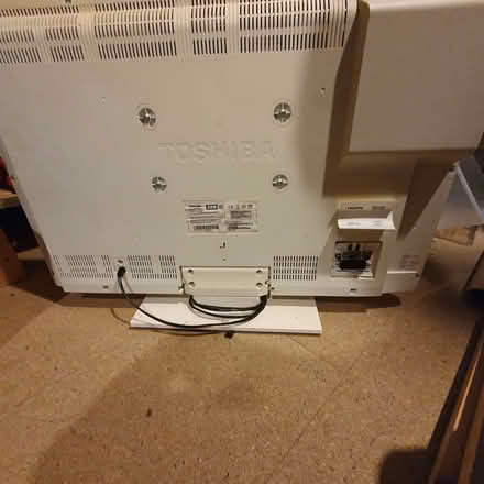 Photo of free TV with DVD player. Toshiba (Over Kellet LA6) #3