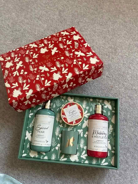 Photo of free Gift set (Amersham HP6) #1