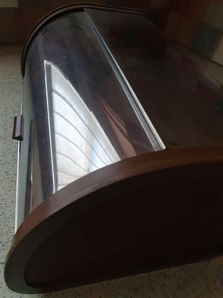 Photo of free Bread board and knife, Bread bin (Arnold NG5) #3