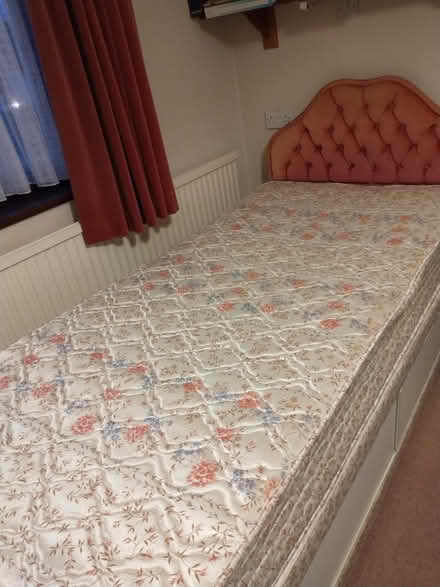 Photo of free Single beds x 2 / mattress x1 (Braintree) #1