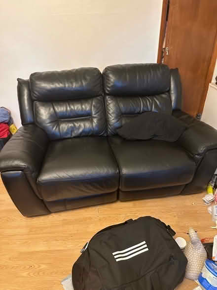 Photo of free 2 & 3 Seater Black Leather (East Croydon CR0) #1