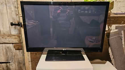 Photo of free LG Plazma TV 42'' (Aldbury HP23) #1