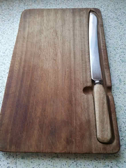 Photo of free Bread board and knife, Bread bin (Arnold NG5) #2