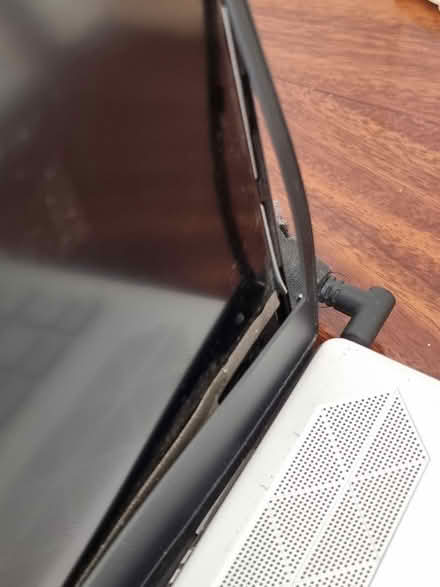 Photo of free Old Laptop (Faulty Hinge) (Romford, RM7) #2