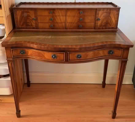 Photo of free Reproduction Bureau / Writing Desk (Wilstone HP23) #1