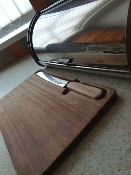 Photo of free Bread board and knife, Bread bin (Arnold NG5) #1