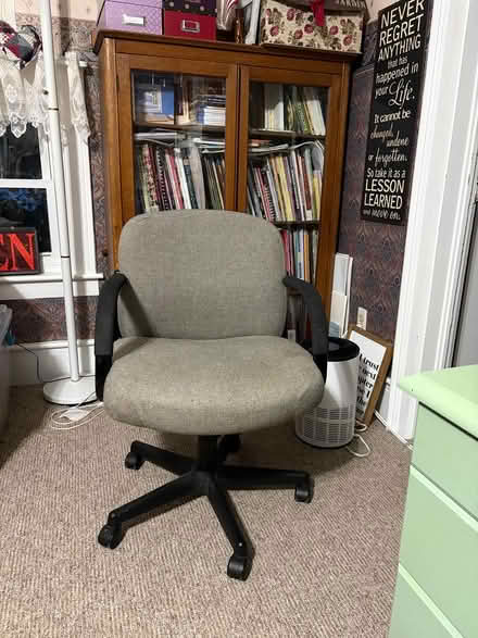 Photo of free office chair (fowlerville) #1
