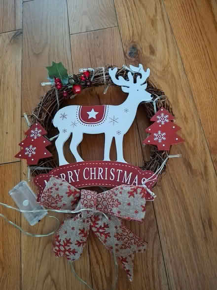 Photo of free Light up Christmas wreath + star (sidcup DA15) #1
