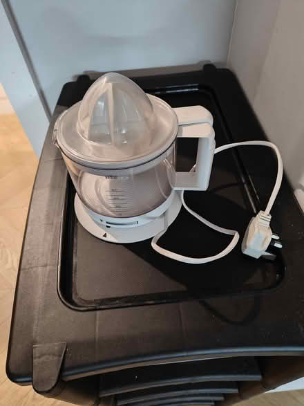Photo of free electric fruit juicer (Lewes BN7) #1