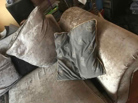 Photo of free Ready to go in couple of weeks 3 seater sofa (Stanford in the Vale SN7) #3