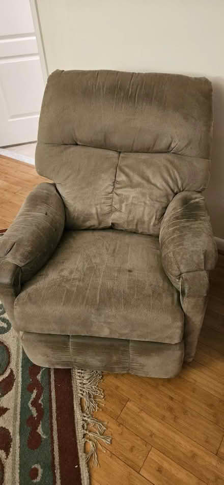 Photo of free Recliner (Mt Vernon DC) #2