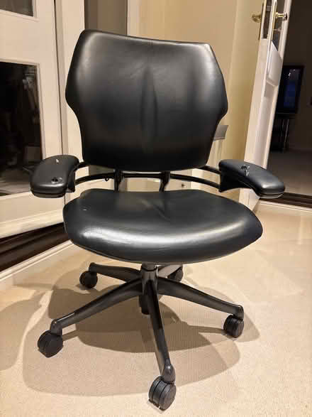 Photo of free Black office (GU9) #2