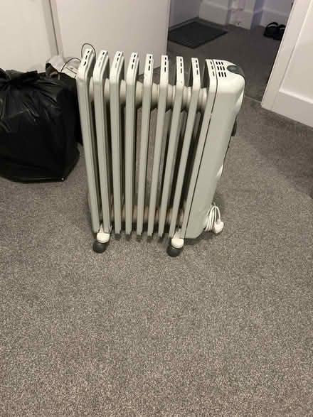 Photo of free De longhi electric heater (Sandridge AL4) #1