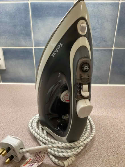 Photo of free Tefal steam iron and manual (Lamorbey DA15) #3