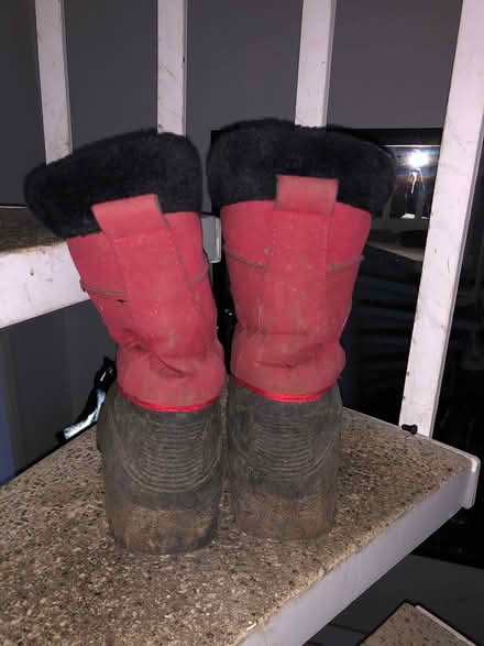 Photo of free Size 6 fur lined boots (Bromley BR1) #3