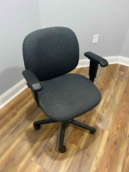 Photo of free Desk chair (Crownsville, MD) #1