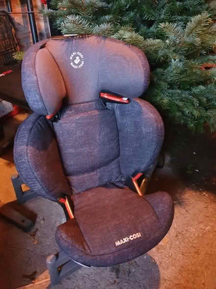 Photo of free Rodifix maxicosi car seat (Bruntsfield EH10) #1
