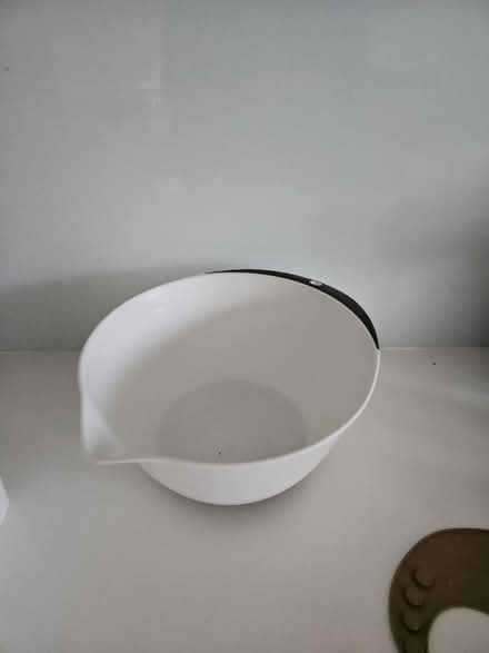 Photo of free Colander and mixing bowl (Camberwell) #2