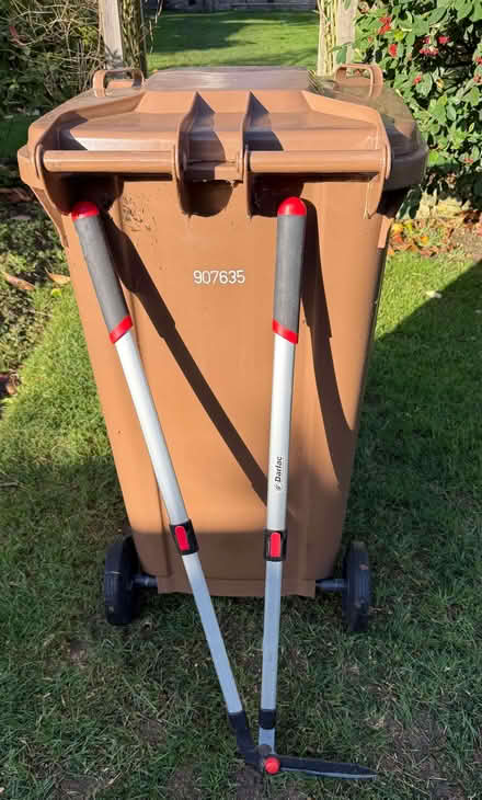 Photo of free Adjustable Lawn Edging Shears (Cutteslowe OX2) #1