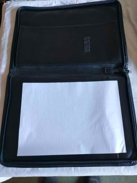 Photo of free Students folding notes case (Hereford HR4) #1