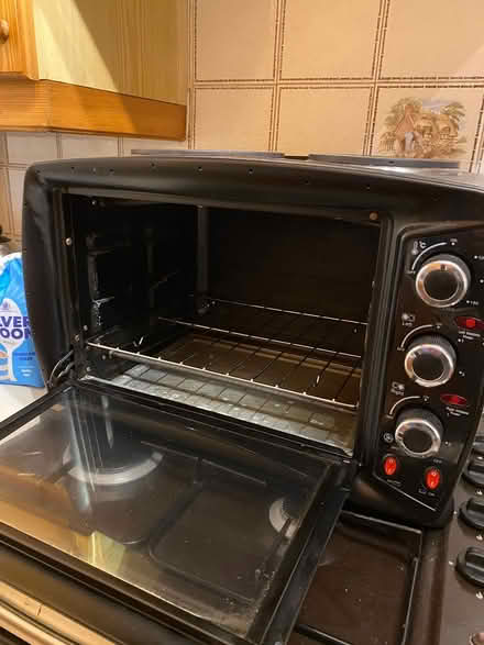 Photo of free Mini oven (West Ewell Epsom KT19) #1