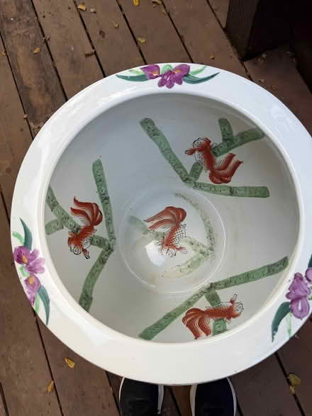 Photo of free Ceramic planter (Upper Fairway) #2
