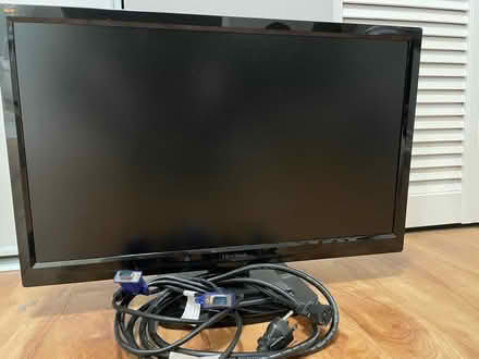 Photo of free 23 Inch ViewSonic monitor (Don Mills and Finch) #1