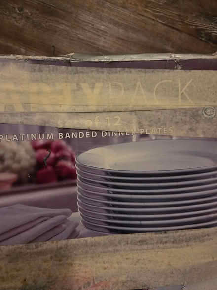Photo of free Dinner plates (21133) #3