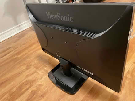 Photo of free 23 Inch ViewSonic monitor (Don Mills and Finch) #2