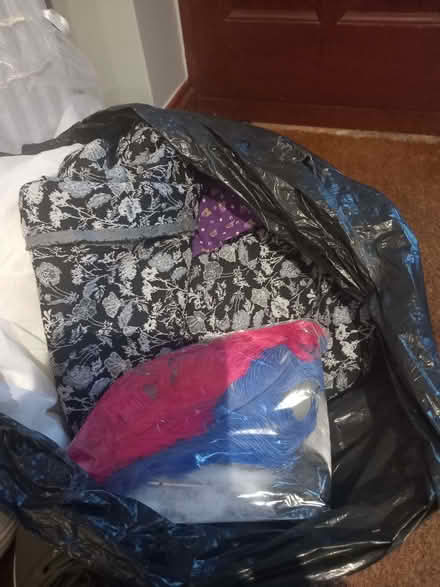 Photo of free Bag of mixed fabrics (Broadwater SG2) #1