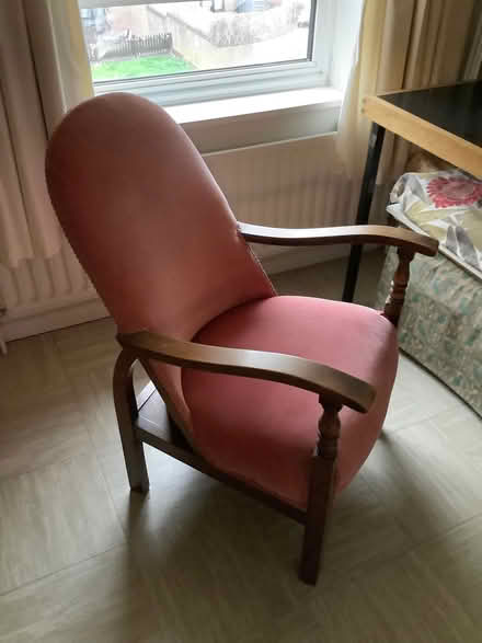 Photo of free Armchair (Cambrian Gate TW10) #1
