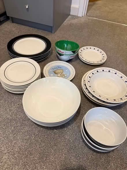 Photo of free Bowls and plates (Carshalton) #1