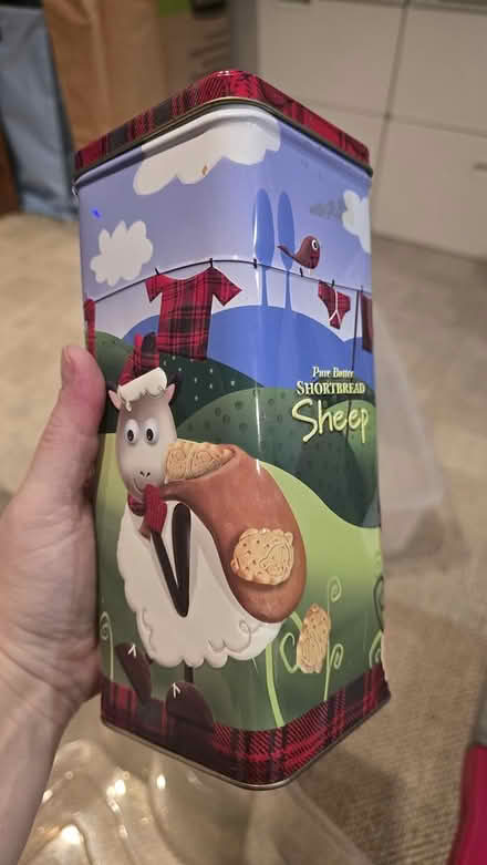 Photo of free Christmas Cookie Tin (Baseline & Greenbank) #1