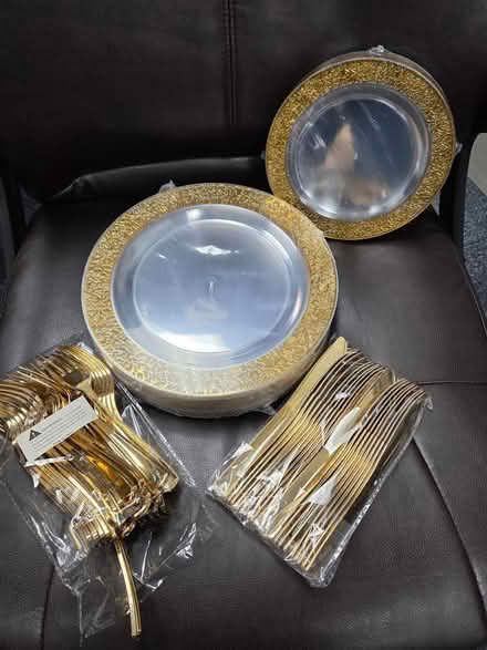 Photo of free Gold Party Supplies (Enola) #1