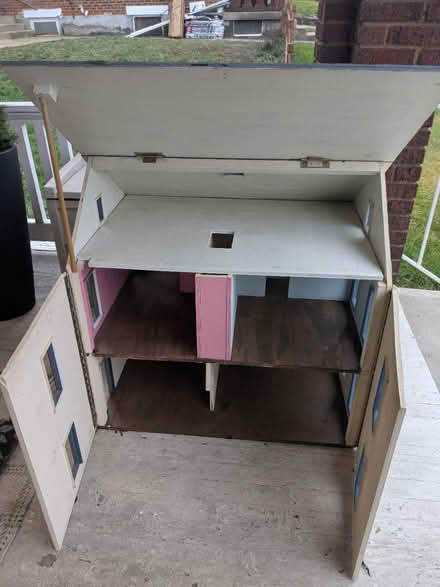 Photo of free handmade wooden dollhouse (Newport KY) #4