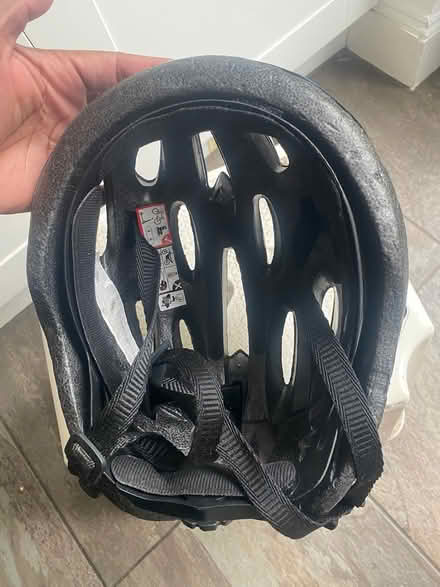 Photo of free Muddy fox kids bike helmet (CR2) #4