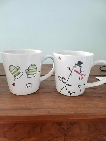 Photo of free Assorted mugs (Maple Leaf / Northgate) #1