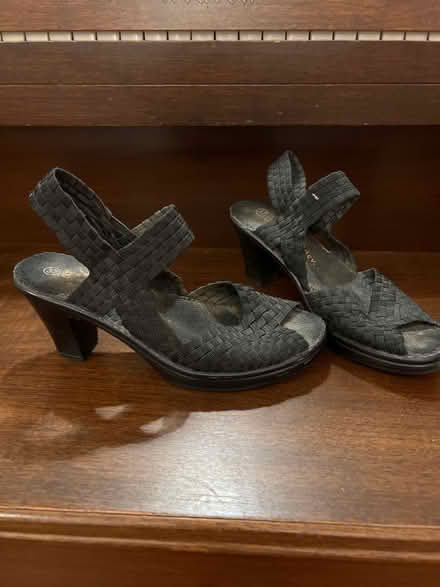 Photo of free Shoes (approx. size 7.5 women’s) (SE DC (Ward 7)) #1