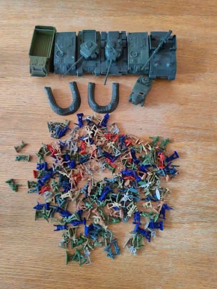 Photo of free Miniature soldiers & tanks (Crowborough TN6) #1