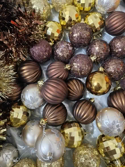 Photo of free Brown and gold baubles (RG302) #1