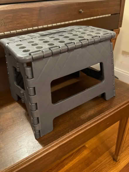 Photo of free Step stool (SE DC (Ward 7)) #2