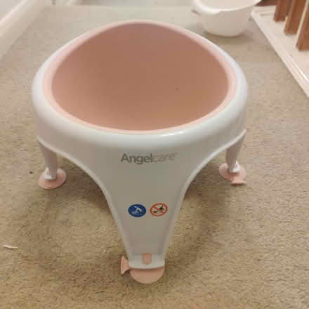 Photo of free Bath seat for sitting babies (Princes park, BN22) #4