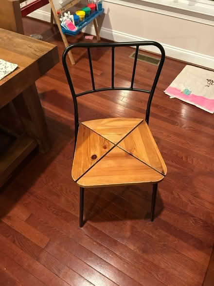 Photo of free Dining Table w/ 4 chairs (North Laurel) #2
