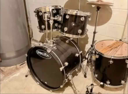 Photo of free Junior drum set (N. Stamford) #1
