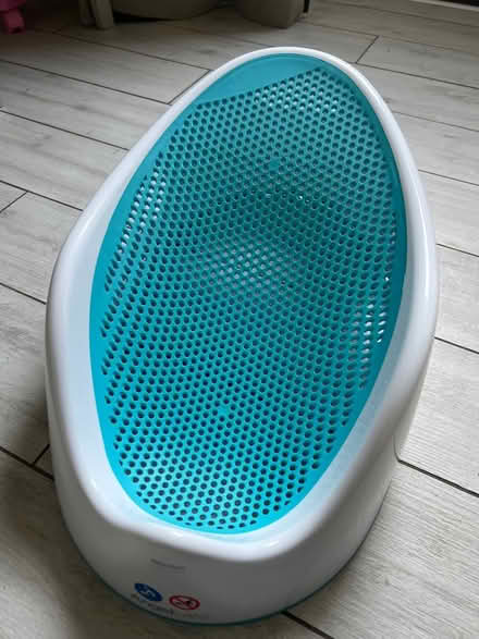 Photo of free Angel care baby bath (LE2 Aylestone) #1