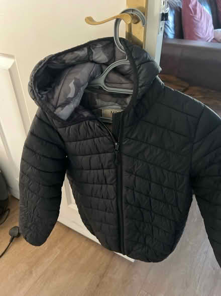 Photo of free Light jacket (CR2) #1